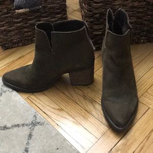 Steve Madden Green Suede Booties Never Worn